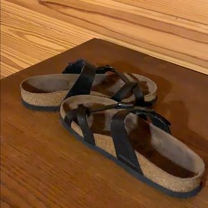 Birkenstock Mayari toe sandals